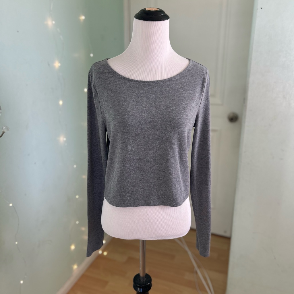 Gray Cotton Cropped Long Sleeve Tee